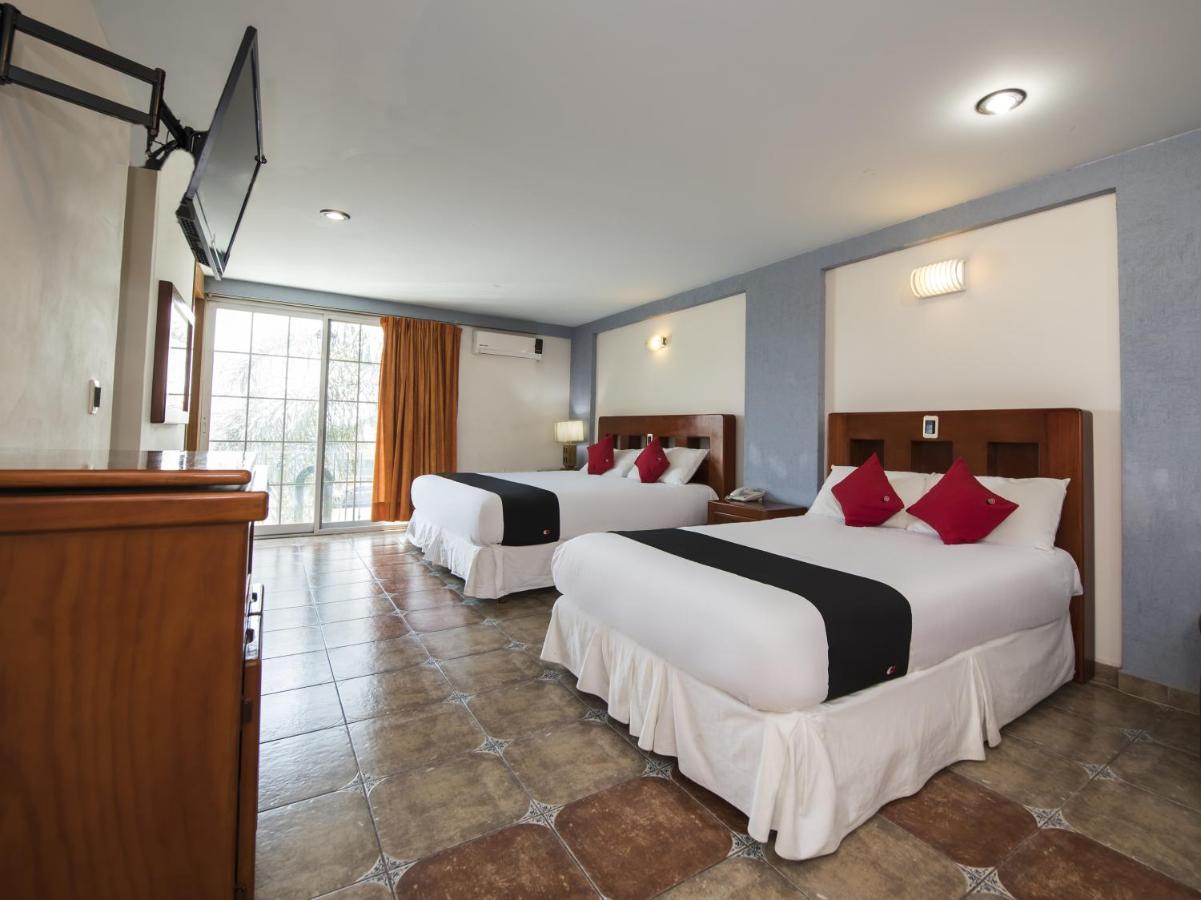 Suites De Reyes Ирапуато Экстерьер фото